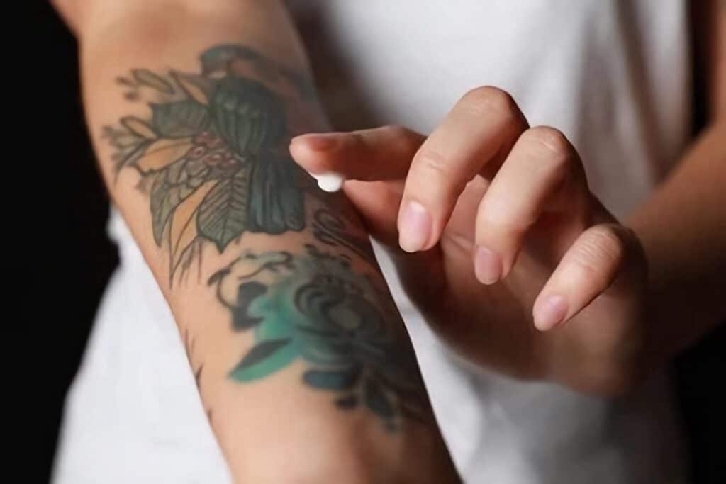 options naturelles soigner nouveau tatouage